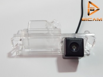 Камера заднего вида Bicam (A019) для Kia Rio (хэтчбек 2012-2016г)